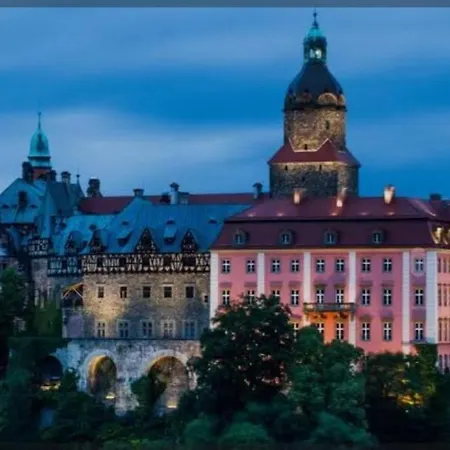 W Starej Szkole * Zagorze Slaskie